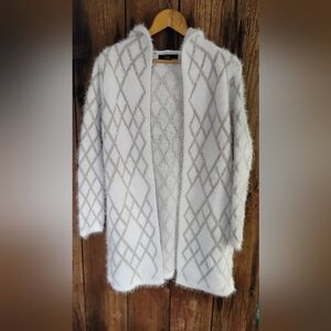 Love Ever After Cardigan/Sweater Women's Sz S Beige Cream Diamond Print Knit